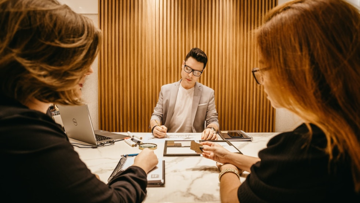 How to dress for a casual interview